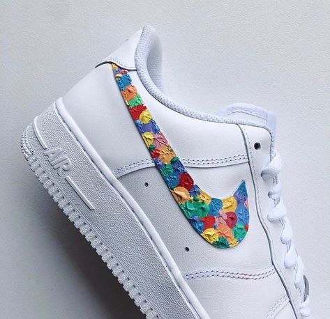 Cute Nike, Nike Design, Custom Nike Shoes, Nike Air Shoes, Shoe Inspo, Cute Nikes, Painted Clothes, Aesthetic Shoes, Shoe Art