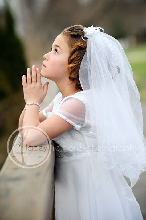 outdoor communion portrait | First Communion portrait outdoor Baptism Photography, Communion Hairstyles, Religious Photography, First Communion Decorations, Baptism Photos, Communion Decorations, Girls Communion Dresses, First Communion Party, Communion Party