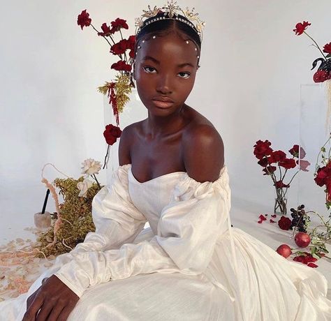 Platform for #Divested #BW on Twitter: "Black women in princesscore 💗💕 Thread 🪡… " Outfits For Black Women, Dorothy Dandridge, Vetements Clothing, Ethereal Aesthetic, Black Princess, Princess Core, Photographie Portrait Inspiration, Princess Diaries, Black Femininity