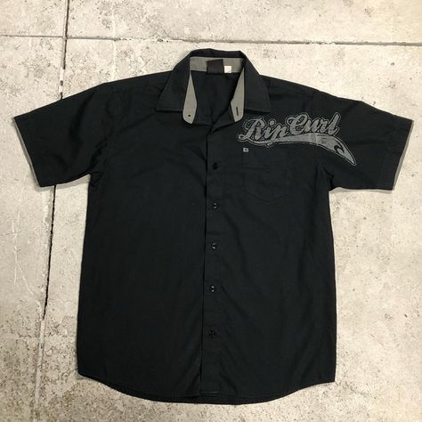 Y2K Indie Skater Ripcurl Black Graphic Button Down Shirt Streetwear Grunge Punk Size: M Condition: Good Condition (No Noticeable Flaws) Cost: $25 + Shipping Measurements: ⭐️ Length: 62cm ⭐️ Pit to Pit Width: 52cm ⭐️ Sleeve Length: 21cm *Send me a PM if interested, I’ll send you my banking details and will hold for 12 hours! *Feel free to chuck us questions/queries/offers our way! #y2k #thrift #secondhand #grunge #bohemian #thrifted #fashion #indie #punk #clothing #baddie #streetwear #90s ... Baddie Streetwear, Grunge Bohemian, Indie Punk, Y2k Thrift, Thrifted Fashion, Punk Clothing, Indie Skater, Streetwear 90s, Streetwear Grunge