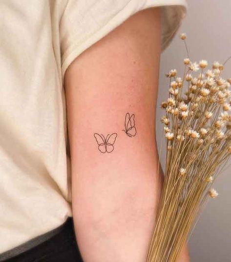 Simple Butterfly Tattoo, Butterfly Tattoos On Arm, Small Butterfly Tattoo, Petite Tattoos, Small Butterfly, Small Hand Tattoos, Butterfly Tattoo Designs, Discreet Tattoos, Girly Tattoos