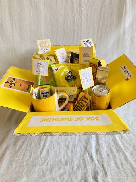 Box Of Sunshine, Yellow Birthday, Birthday Hampers, Yellow Gifts, Diy Gift Baskets, Color Party, Goody Bags, Rainbow Gift, Happy Gifts