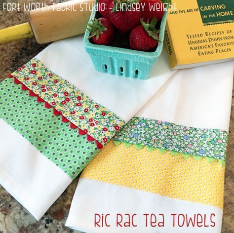 Ric Rac Tea Towels Pattern Kitchen Towels Diy, Dish Towel Crafts, Plain Kitchen, Tea Towels Diy, Quilting Digest, Diy Towels, Charming Kitchen, Towel Crafts, Towel Pattern