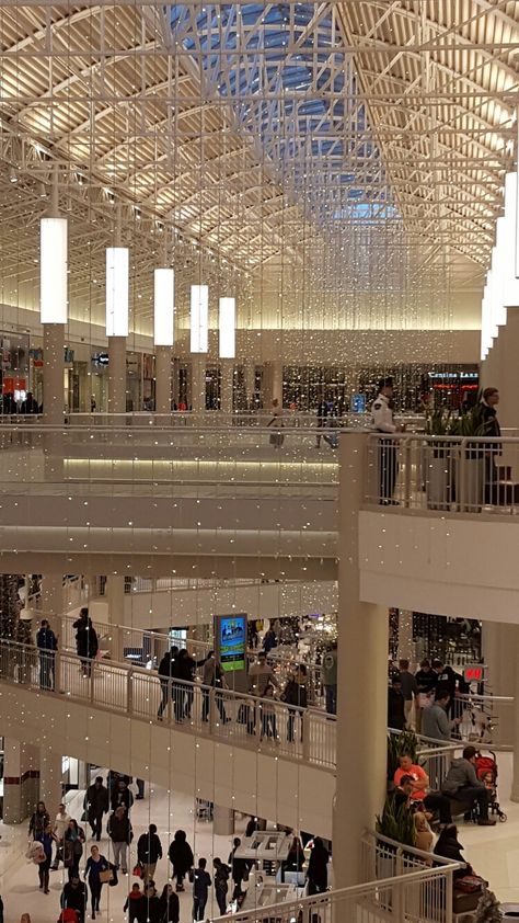 Mall of America at Christmastime. So pretty. Mall Of America Aesthetic, American Dream Mall Aesthetic, Mall Of America Minnesota, Mall Aesthetic, Minnesota Photography, Shopping Mall Architecture, Outlet Mall, Wedding Photoshoot Props, Jazz Bar