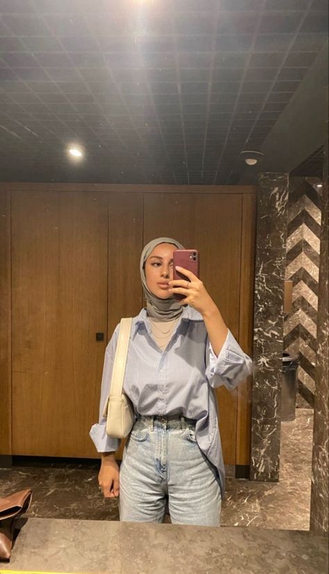 Blue Shirt Outfit Hijab, Outfit Jeans Biru, Blue Outfit Hijab, Hijab Couple, Outfit Ngampus, Ootd Hijab Casual, Celebrity Casual Outfits, Minimalist Fashion Women, Muslim Outfits Casual