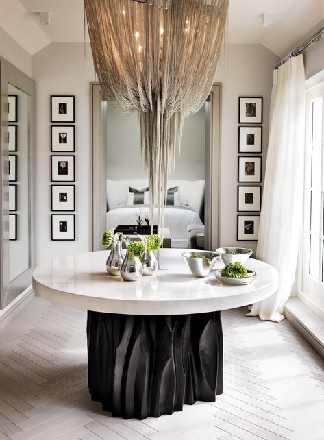 Get Impressed By These Interior Design Projects by Kelly Hoppen. #bocadolobo #bestinteriordesigners #topinteriordesigners #kellyhoppen #moderndesign #luxuryfurniture #design #furniture #interiordesign #luxurybrands #luxuryinteriordesign #contemporarydesign #uniquedesign #interiordesignprojects Kelly Hoppen Interiors, Interior Design Minimalist, Kelly Hoppen, Top Interior Designers, Contemporary Home Decor, Best Interior, Interior Design Projects, Modern Interior Design, Interior Design Inspiration