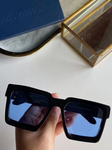 Replica Louis Vuitton 1.1 Millionaires Sunglasses Z1277W Check more at https://aareplica.ru/product/replica-louis-vuitton-1-1-millionaires-sunglasses-z1277w/ Rayban Wayfarer, Ray Bans, Square Sunglass, Louis Vuitton, Sunglasses