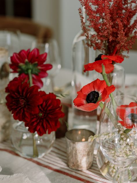 Burgundy dahlia and red anemone bud vases Red Floral Table Arrangements, Red Floral Centerpieces, Burgundy Dahlia, Red Anemone, Vegas Night, Flower Vases Decoration, Italian Dinner, Table Scape, Flower Ideas