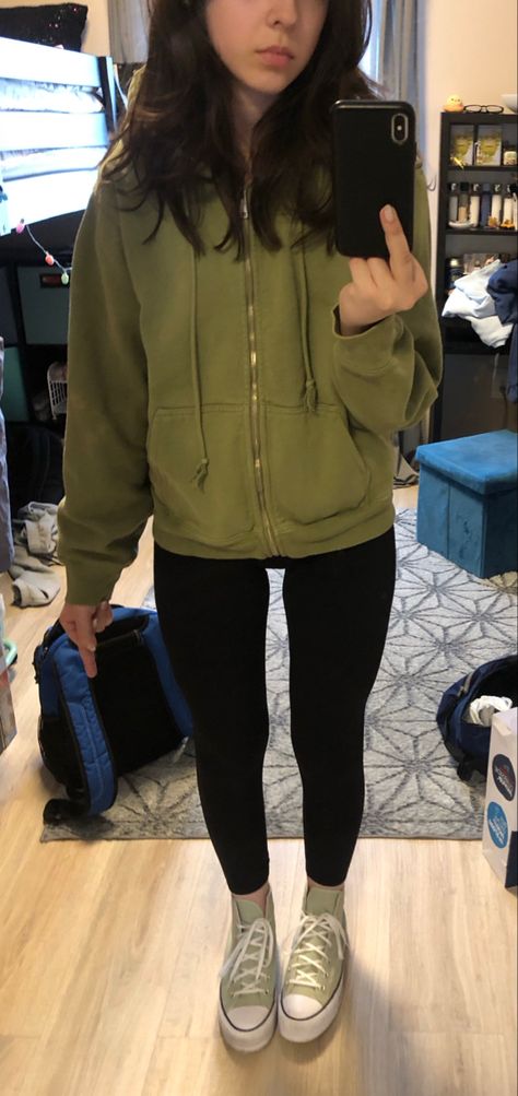 Outfits With Sage Green Converse, Green Platform Converse Outfit, Sage Converse Outfit, Sage Green Converse Outfit Ideas, Sage Green Converse Outfit, Sage Green Platform Converse, Green Converse Outfit Ideas, Converse With Leggings, Cute Lazy Outfit