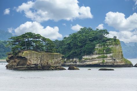 Visit Japan: Matsushima Bay, which is comprised of 260+ pine-covered islands, is so beautiful... https://www.alojapan.com/396525/visit-japan-matsushima-bay-which-is-comprised-of-260-pine-covered-islands-is-so-beautiful/ #Visitjapan, #Visitjapanus, #Miyagi, #Nature, #VisitJapan Matsushima Bay, Miyagi Prefecture, Miyagi, Sendai, Visit Japan, Tag Photo, Japan Travel, So Beautiful, Grand Canyon