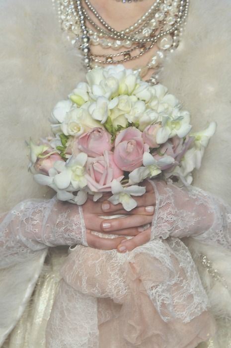 Shabby Chic Vintage wedding Bride Of Christ, Pearl And Lace, Here Comes The Bride, Up Girl, Belle Photo, Romantic Wedding, Vintage Wedding, Bridal Bouquet, Beautiful Weddings