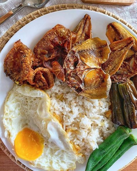 WowPH | Travel & Food on Instagram: “The Perfect Breakfast Plate. 🌤😁 ——————————— 💎 @wow__philippines 💎 @wow__philippines 💎 @wow__philippines ♥️ By…” Pinoy Breakfast, Filipino Breakfast, Breakfast Plate, Pinoy Food, Recipes From Heaven, Filipino Recipes, Perfect Breakfast, Travel Food, Asian Recipes