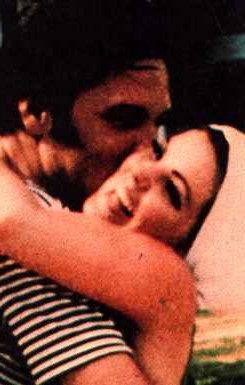 Elvis 1968, Beach In Hawaii, Elvis And Priscilla, Private Life, Graceland, At The Beach, The Beach, Hawaii, Couple Photos