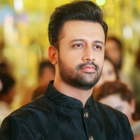 Atif Aslam Aesthetic, Atif Aslam Hairstyle, Atif Aslam, Portraiture Drawing, Cute Wallpaper For Phone, Selfie Ideas, My Photo Gallery, Cute Selfie Ideas, Aesthetic Videos