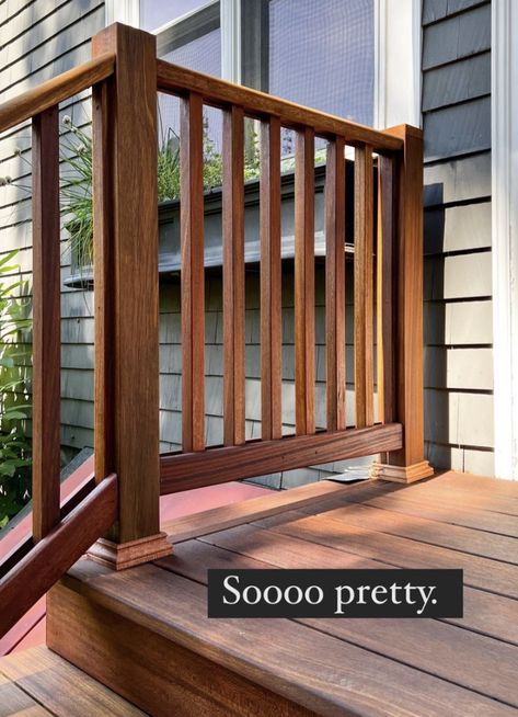 Front Porch Wooden Railing Ideas, Wooden Balustrade Outdoor, Wooden Balcony Railing Design Outdoor, Craftsman Porch Railing Wood, Timber Frame Balcony, Diy Deck Decor, Timber Balcony Balustrade, Wood Deck Plans, Veranda Railing