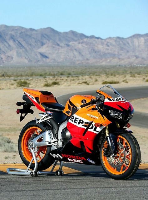 Honda Honda Sport Bikes, Ktm Supermoto, Bike Decorations, Honda Cbr 1000rr, Kawasaki Bikes, Image Moto, Cbr 600rr, Bicycle Decor, Custom Sport Bikes