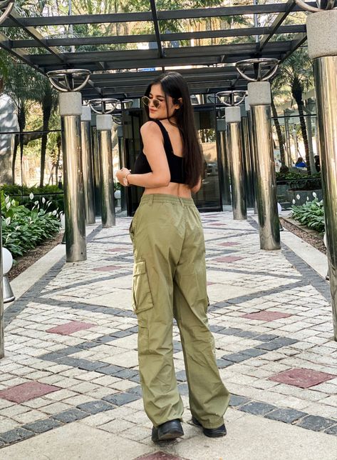 Canvas Cargo Pants, Cargo Pants Green, Cargo Pants Style, Cargo Pants Outfit, Pants Green, Pants Style, Casual Clothes, Baddie Outfits Casual, Outfits Casual