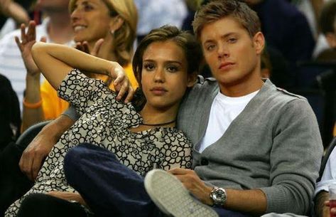 Jessica Alba And Jensen Ackles, Honey Movie, Dark Angel Tv Series, Jessica Alba Outfit, Dani California, Danneel Ackles, Rihanna Outfits, Supernatural Dean Winchester, Beauty Shoot