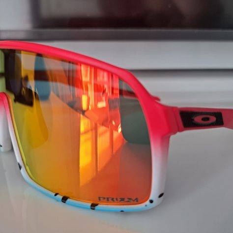 New Susglases Oakley sutro sport PRIZM Oakley Sutro, Oakley Sunglasses, Sunglasses, Brand New, Pure Products, Closet