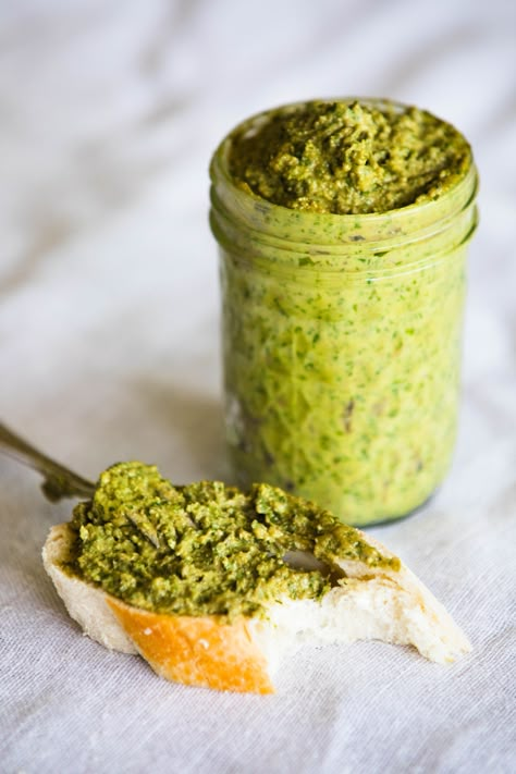 Sunflower Seed Cheese, Sunflower Seed Pesto, Sunflower Seed Recipes, Vegan Pate, Vegan Sauce, Seed Recipes, Vegan Dressing, Raw Recipes, Vegan Pesto