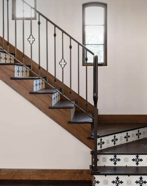 Modern Mexican Living Room Decor, Modern Mexican Living Room, Spanish Transitional, Spanish Revival Interior, Mexican Living Room, Modern Mexican Decor, Spanish Ranch, Modern Spanish Style, Wrought Iron Stair Railing