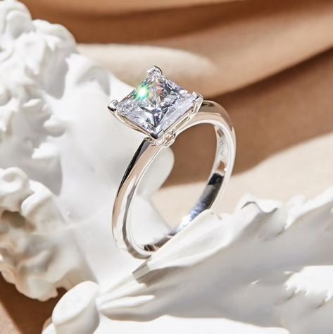 Princess cut engagement ring