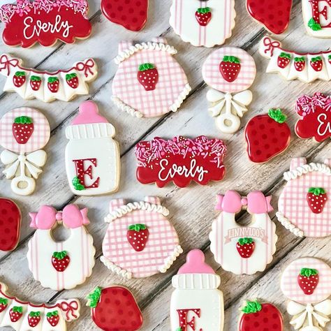 Barbecue Baby Shower, Sweet Baby Shower Ideas, Gender Reveal Baby Shower Themes, S Cookies, Peach Baby Shower, Strawberry Shortcake Party, Baby Shower Theme Decorations, Strawberry Baby