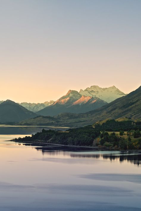 Landscape of New Zealand Lake Wakatipu, To Infinity And Beyond, Pretty Places, Phone Wallpapers, Beautiful World, Beautiful Landscapes, Wonders Of The World, The Great Outdoors, Backpacking