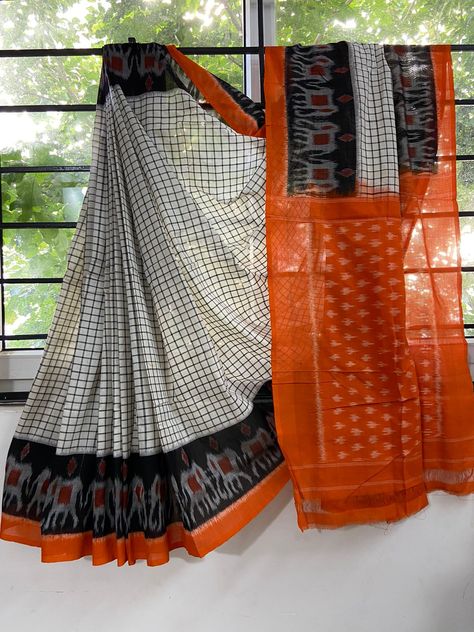 Ikkat Blouse, Cotton Sarees Online Shopping, Cotton Sarees Handloom, Cutwork Saree, Pattu Saree Blouse Designs, Cotton Sarees Online, Cotton Saree Designs, Jamdani Saree, Bridal Silk Saree