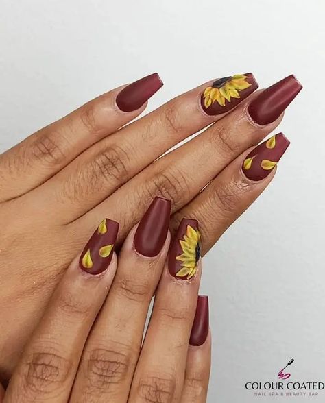 Fall Nails With Sunflower Design, Sunflower Nails Brown, Red Sunflower Nails, Sunflower Themed Nails, Burgundy Sunflower Nails, Fall Sunflower Nails Design, Nails Sunflower Design, Nails With Sunflower Design, Sunflower Fall Nails