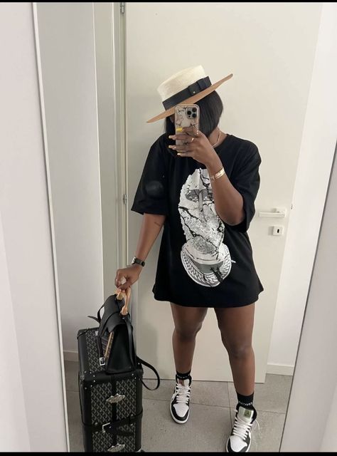 Oversized Tee Outfit, Jordan Outfit, Fabulous Outfits, Tee Outfit, Spring Looks, Oversized Tee, Jordan, Travel