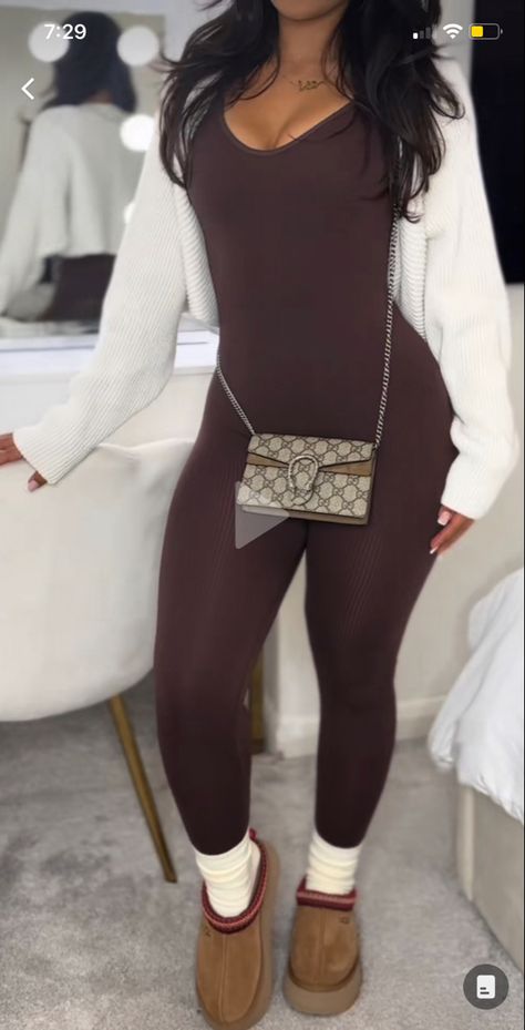 Cream Jumpsuit Outfit Black Women, How To Style Brown Jumpsuit, Cute Jumpsuit Outfits Black Women, Brown Jumpsuit Outfit Black Women, Overall Outfit Black Women, One Piece Jumpsuit Outfits, Jumpsuit Outfit Black Women, Brown Jumpsuit Outfit, Jumpsuit Black Women