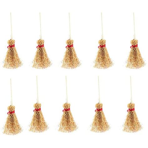 SUPVOX Straw Craft Decoration Miniature Artificial Mini Brooms with Red Rope Witches Accessory for Halloween Party 10Pcs : Amazon.co.uk: Home & Kitchen Halloween Witch Brooms, Witch Props, Halloween Brooms, Straw Broom, Witch Accessories, Straw Crafts, Garden Miniature, Witch Diy, Mini Doll House