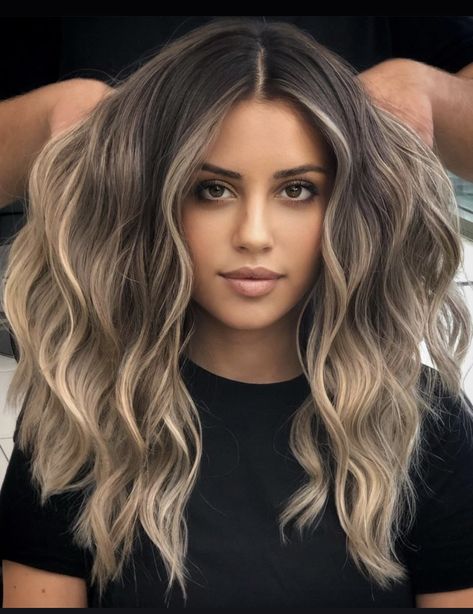 Soft Money Piece Hair, Dark Roots Brown Hair, Blonde Tips On Brown Hair, Blonde Hair Brown Roots, Creamy Blonde Balayage, Dark Roots Blonde Hair Balayage, Brown Hair With Blonde Balayage, Cosmo School, Blonde Hair With Roots