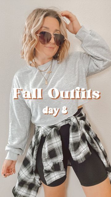 Jean Short Fall Outfit, Fall Outfits With Shorts Casual, Transitional Outfits Summer To Fall Casual, Flannel And Biker Shorts Outfit, Biker Shorts Fall Outfit, Fall Jean Shorts Outfit, Fall Outfit When Its Hot Outside, Fall Biker Shorts Outfit, Tampa Outfits