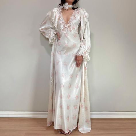 Vintage Sleeping Gown, Royal Nightgown, Sleeping Gown, Luxury Sleepwear, Vintage Slip Dress, Royal Clothing, Sleepwear Fashion, Vintage Nightgown, Royal Dresses