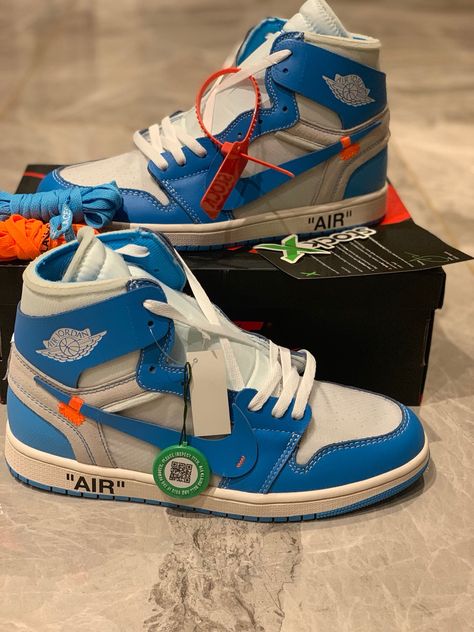 Off White Jordan 1, Futuristic Shoes, Jordan Shoes Girls, Jordan Shoes Retro, All Nike Shoes, Shoes Sneakers Jordans, Shoes Sneakers Nike, Air Jordan 1 Retro High, Hype Shoes