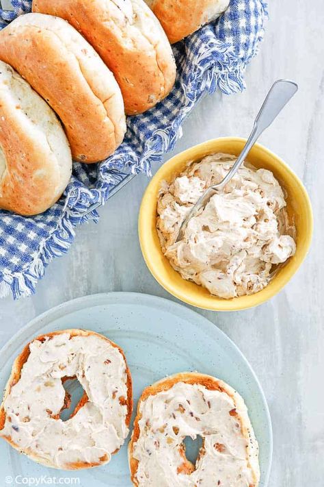 The best homemade honey walnut cream cheese spread for bagels and crackers is easy to make with this Panera Bread copycat recipe. This sweet whipped cream cheese with a nutty crunch is sure to be a favorite. Great with banana, pumpkin, or date nut bread too. #creamcheese #honey #walnut #copycat #copycatrecipes Cream Cheese Spread For Bagels, Honey Walnut Cream Cheese, Spread For Bagels, Walnut Cream Cheese, Panera Bread Copycat, Cream Cheese Spread Recipes, Panera Recipes, Cheese Spread Recipes, Flavored Cream Cheeses