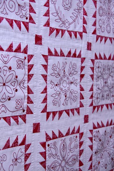 Redwork Quilts, Red Word, Redwork Patterns, Two Color Quilts, White Quilts, Embroidery Quilting, Red And White Quilts, Blackwork Embroidery, Redwork Embroidery