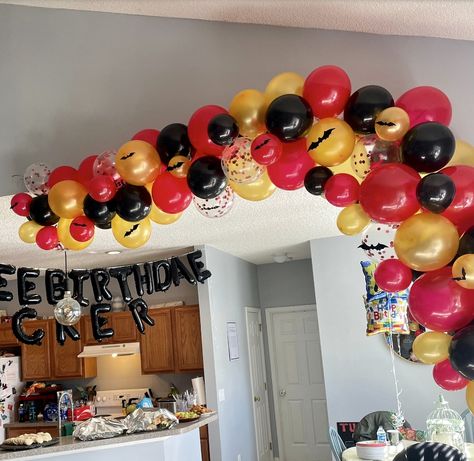 DIY HARRY POTTER BALLOON ARCH KIT #balloonarch #balloongarland #balloondecor #partythemes #partyideasforkids #harrypotterparty #harrypotterbirthdayparty #shopsmall #balloonbackdrop #birthdayparty #birthdaygirl #birthdayboy #birthdaypartyideas #birthdaydecoration #wizardingworldofharrypotter #birthdaypartythemes #birthdaypartydecorations #birthdaypartydecor #shopsmallbiz #partydecoration #partydeco #partydecorationideas Harry Potter Balloon Arch, Harry Potter Balloons, Halloween Balloon Arch, Wizard Harry Potter, Wizard Birthday Party, Wizard Halloween, Diy Harry Potter, Halloween Balloon, Dinosaur Balloons