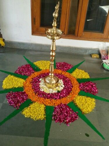 Flowers rangoli Samai Decoration With Flowers, Flower Rangoli Designs, Poo Kolam, Flowers Rangoli, Ganapati Decoration, Diwali Decorations At Home, Diy Deodorant, Diwali Decoration Items, Housewarming Decorations