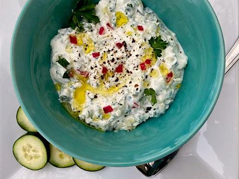 MAST-O KHIAR (Persian Cucumber Mint Yogurt Sauce) Mint Yogurt Sauce, Cucumber Yogurt Sauce, Yoghurt Sauce, Cucumber Yogurt, Mint Yogurt, Mint Sauce, Persian Cucumber, Pepper Salt, Yogurt Sauce