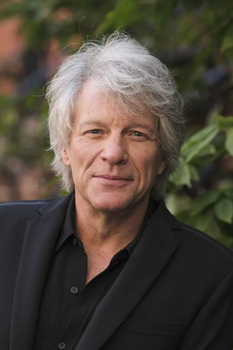 Users on TikTok have told their parents that Job Bon Jovi has died in an attempt to prank them. The singer is indeed alive and well in 2022. Bon Jovi Now, Production Assistant, Bon Jovi Pictures, Best Rock Bands, Practical Jokes, Jon Bon Jovi, Best Rock, Still Alive, Video Production