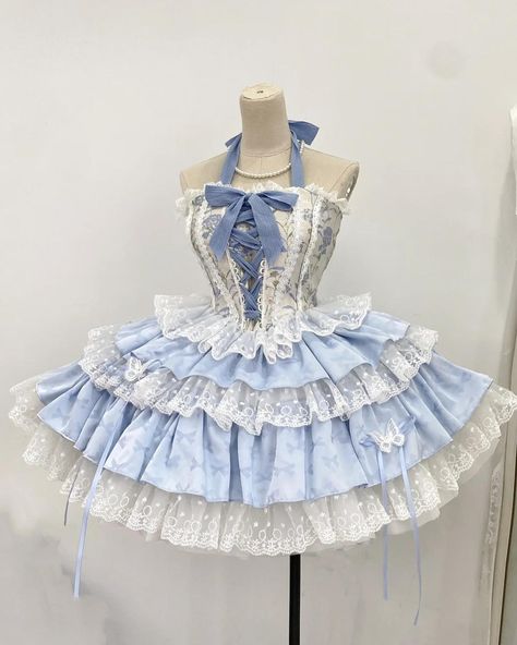 💙💗Sweet Lolita outfit: balletcore halter neck boned corset top + tiered ruffle skirt, pink and blue available. 👀🛒Price: $37.30 🛒👉Search 'QIAMU-031' on devilinspired.com #devilinspired #lolitacoord #lolitafasion #sweetdress #sweetlolitafashion #sweetoutfit Corset And Skirt Outfits, Halter Neck Corset, Corset And Skirt, Neck Bones, Neck Corset, Victoria Fashion, Ballet Style, Lolita Outfits, Boned Corsets