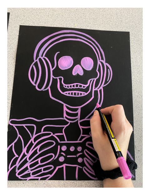 How to Draw a Spooky Neon Skeleton - the cozy art teacher blog Middle School Pumpkin Art, Halloween Art Project Middle School, Halloween Art For Middle Schoolers, Halloween Art High School, Halloween Art For Middle School, High School Halloween Art Projects, Chalk Skeleton, Halloween Art Projects For Middle School, Art Projects For High School Ideas