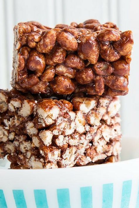 Chocolatey, chewy, Old Fashioned Puffed Wheat Squares recipe! Puffed Wheat Cake, Puffed Wheat Cereal, Puffed Wheat Squares, Magic Cookie Bar Recipe, Puffed Wheat, Chocolate Puff, Square Recipes, Cereal Bars, Healthy Chocolate