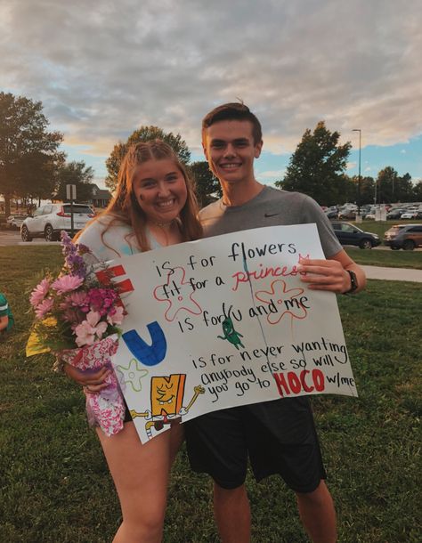 Cute Dance Proposals For Guys, Hoco Proposals Ideas Runner, Last Minute Hoco Proposals, Hoco Proposals Ideas Song Lyrics, Dance Asking Poster Ideas, Taylor Swift Homecoming Proposal, Bestie Promposal, Hoco Boards, Prom Signs