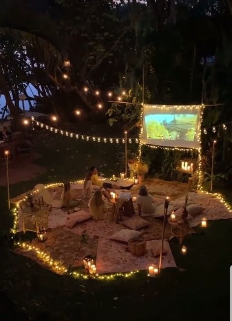 16th Birthday Photoshoot, Birthday Movie Night, Movie Night Birthday Party, Sweet Sixteen Birthday Party Ideas, 17th Birthday Ideas, Backyard Birthday Parties, Backyard Movie Nights, Backyard Birthday, Cute Birthday Ideas