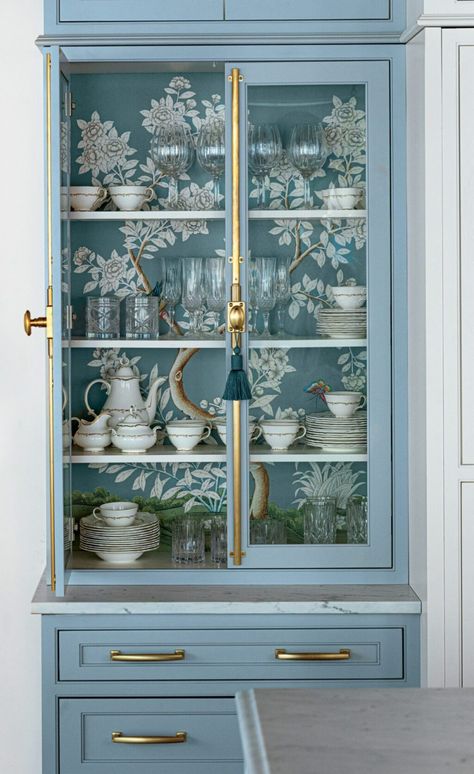 Gracie Wallpaper, China Kitchen, Samuel And Sons, Wallpaper Interior Design, Wallpaper Companies, Wallpaper Interior, Hand Painted Wallpaper, China Display, Chinoiserie Chic