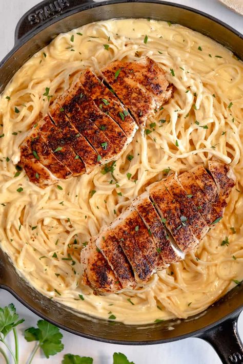 Chicken Alfredo Pasta With Jar Sauce, Blackened Chicken Alfredo Pasta, Grilled Chicken Alfredo Pasta, Blackened Chicken Pasta, Blackened Chicken Alfredo, Creamy Alfredo Pasta, Grilled Chicken Alfredo, Chicken Alfredo Sauce, Easy Alfredo Sauce